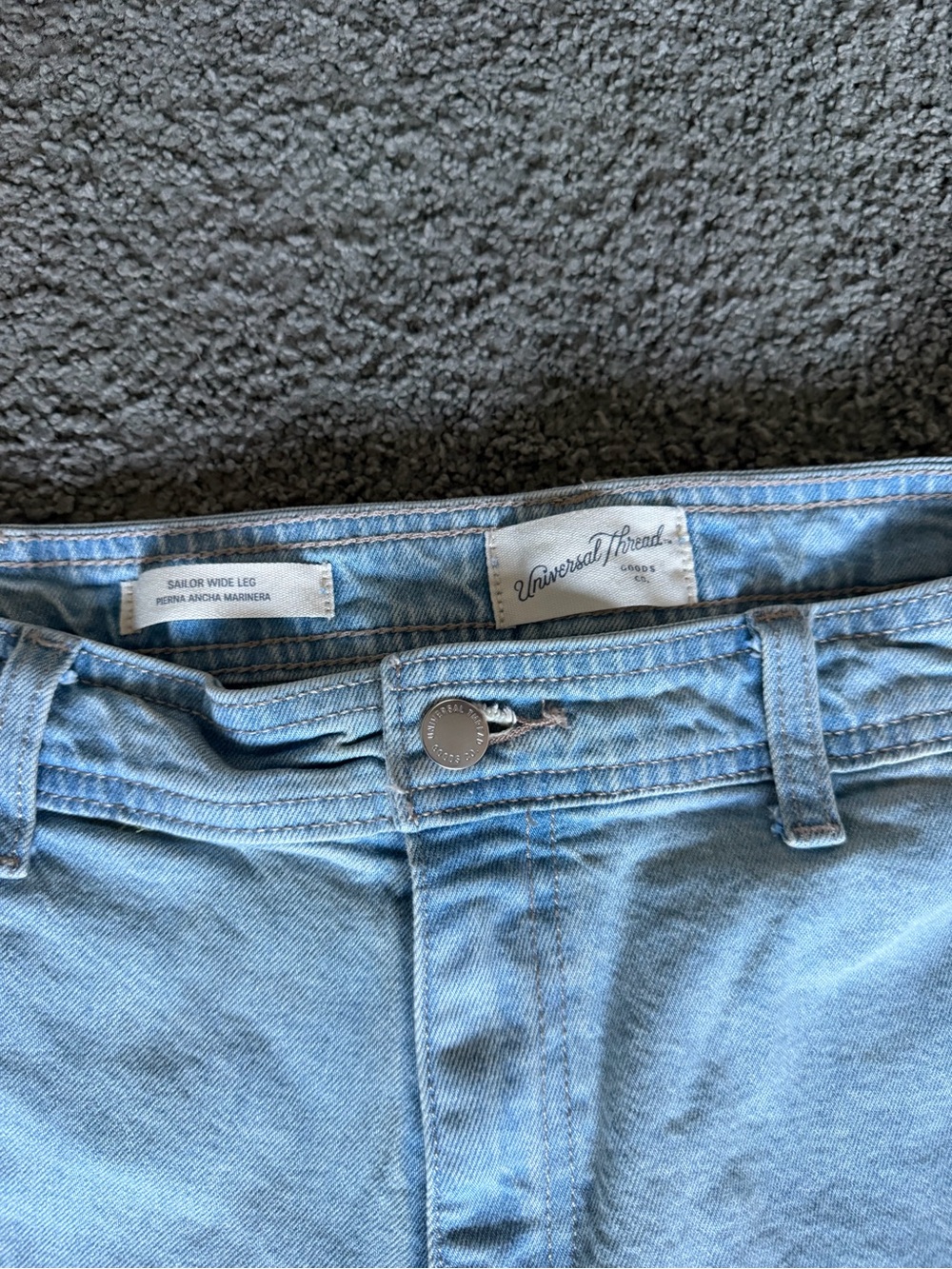 Universal Thread Size 6R Light Wash Denim Jeans - Straight Sailor Wide Leg - Picture 2 of 3